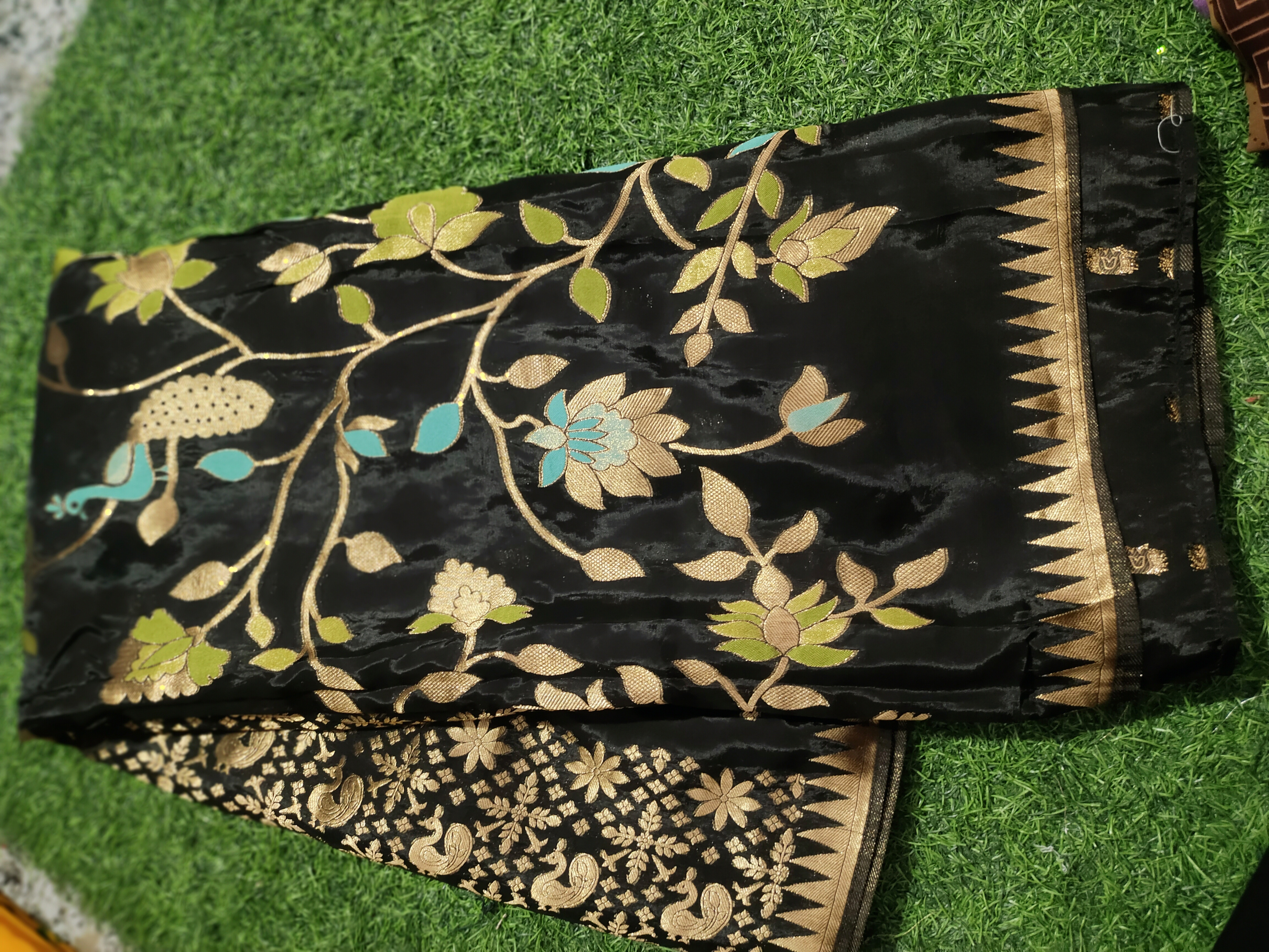 Jamdani weaving benarus saree